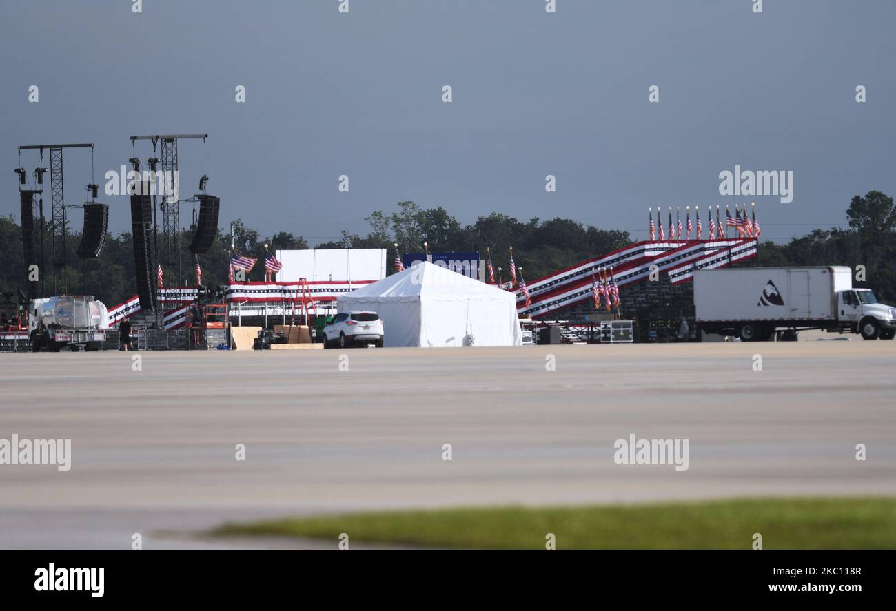 Le site d'un rallye de campagne Make American Great Again à l'aéroport international d'Orlando Sanford est vu après avoir été annulé lorsque le président américain Donald Trump et la première dame Melania Trump ont été testés positifs pour le COVID-19, sur 2 octobre 2020 à Sanford, en Floride, aux États-Unis. (Photo de Paul Hennessy/NurPhoto) Banque D'Images