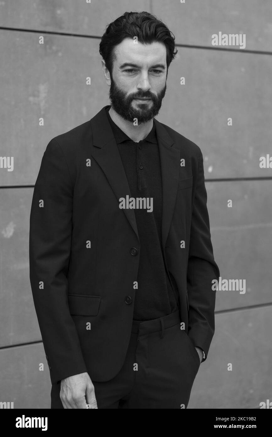 (NOTE DE LA RÉDACTION: L'image a été convertie en noir et blanc) - l'acteur Javier Rey annonce les films espagnols candidats aux Oscars Awards sur 06 octobre 2020 à Madrid, Espagne. (Photo par Oscar Gonzalez/NurPhoto) Banque D'Images