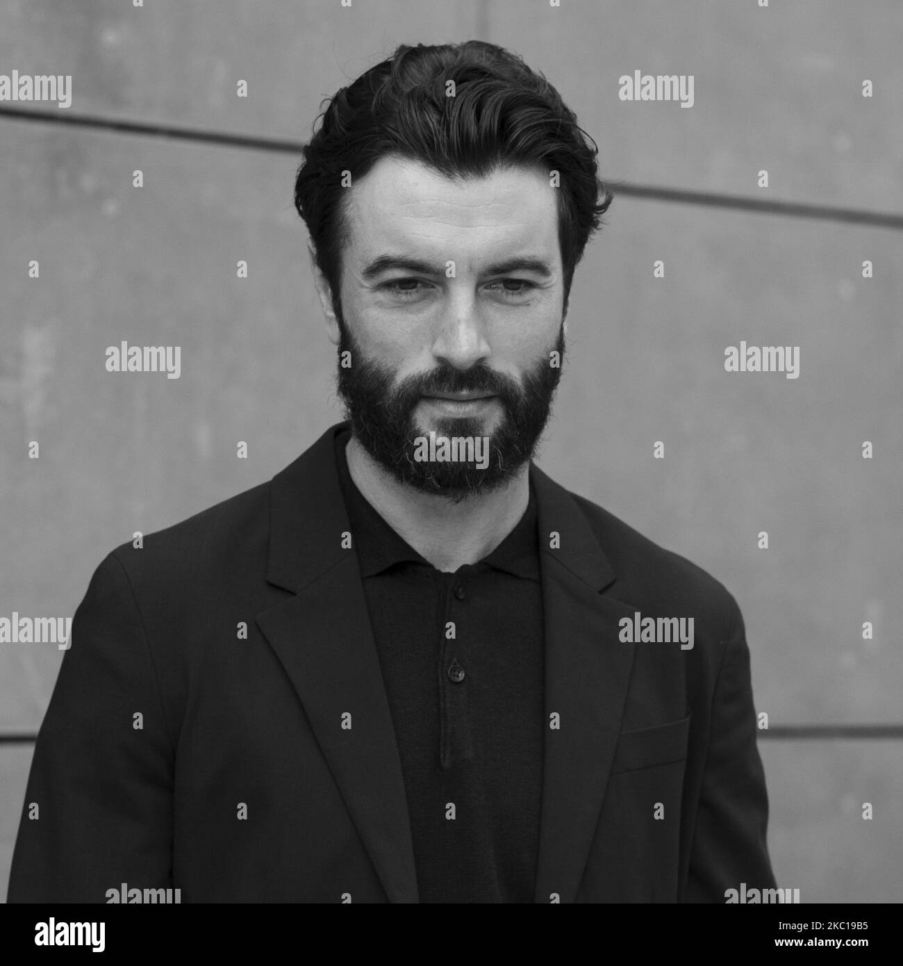 (NOTE DE LA RÉDACTION: L'image a été convertie en noir et blanc) - l'acteur Javier Rey annonce les films espagnols candidats aux Oscars Awards sur 06 octobre 2020 à Madrid, Espagne. (Photo par Oscar Gonzalez/NurPhoto) Banque D'Images