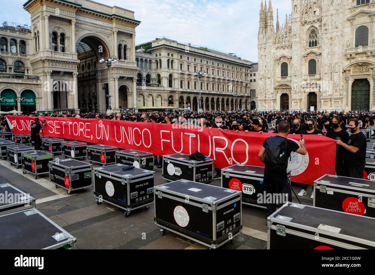 «Bauli sur la Piazza», protestation des travailleurs du divertissement demandant au gouvernement italien de nouvelles règles pour l'organisation d'événements qui rendent la durabilité économique et une table de travail pour discuter de l'avenir de l'industrie, Italie, sur 10 octobre 2020.(photo de Mairo Cinquetti/NurPhoto) Banque D'Images