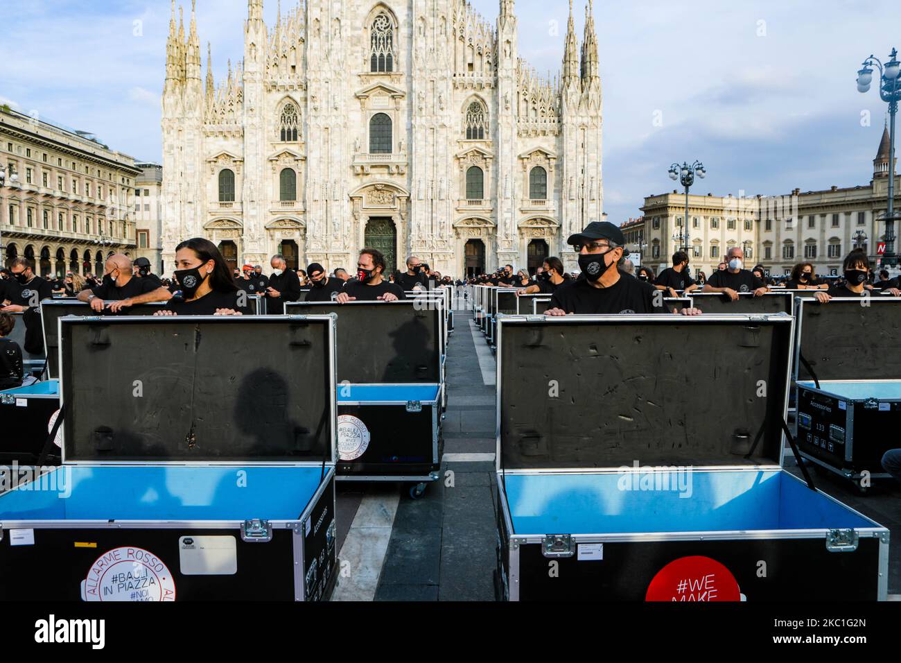 «Bauli sur la Piazza», protestation des travailleurs du divertissement demandant au gouvernement italien de nouvelles règles pour l'organisation d'événements qui rendent la durabilité économique et une table de travail pour discuter de l'avenir de l'industrie, Italie, sur 10 octobre 2020.(photo de Mairo Cinquetti/NurPhoto) Banque D'Images