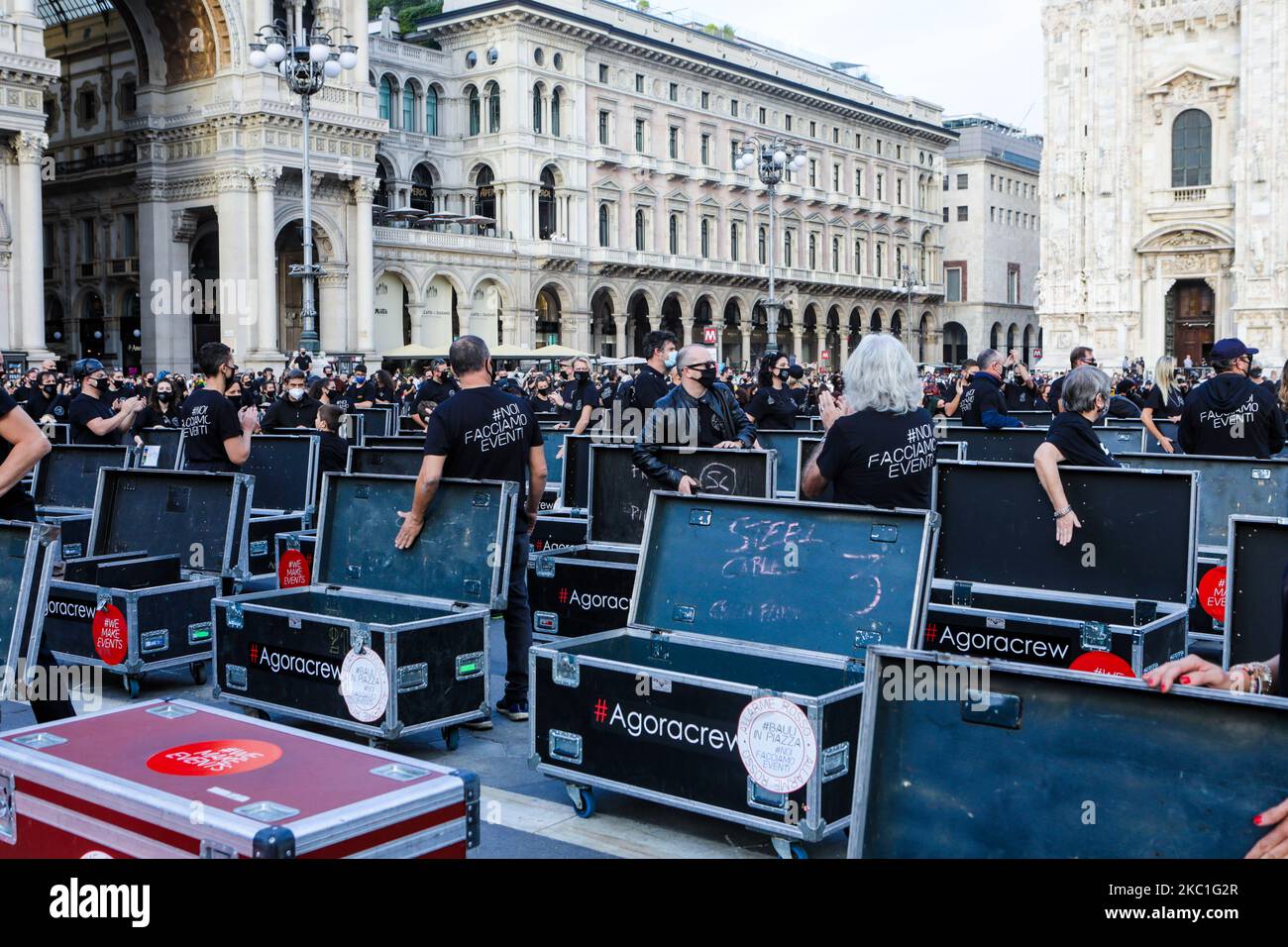 «Bauli sur la Piazza», protestation des travailleurs du divertissement demandant au gouvernement italien de nouvelles règles pour l'organisation d'événements qui rendent la durabilité économique et une table de travail pour discuter de l'avenir de l'industrie, Italie, sur 10 octobre 2020.(photo de Mairo Cinquetti/NurPhoto) Banque D'Images