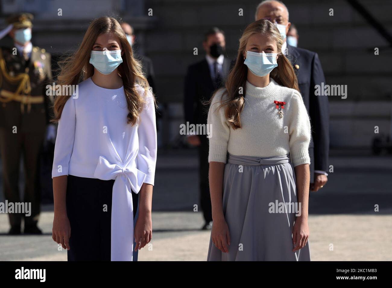 La princesse Leonor d'Espagne et la princesse Sofia d'Espagne assistent à la parade militaire de la Journée nationale au Palais royal de 12 octobre 2020 à Madrid (Espagne) (photo d'Oscar Gonzalez/NurPhoto) Banque D'Images