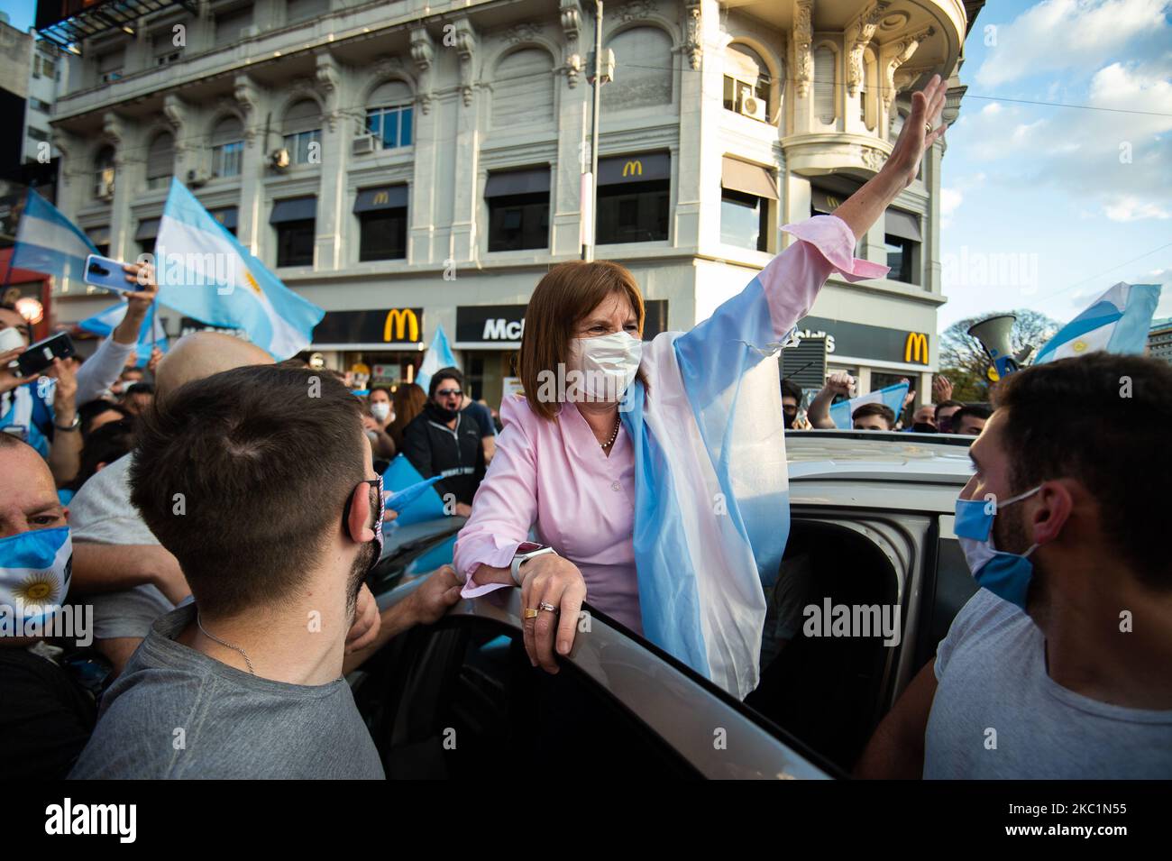 Les gens prennent part à une protestation contre le gouvernement du président argentin Alberto Fernandez, à Buenos Aires, Argentine, sur 12 octobre 2020 dans un cadre de confinement contre la propagation de la COVID-19. (Photo de Manuel Cortina/NurPhoto) Banque D'Images