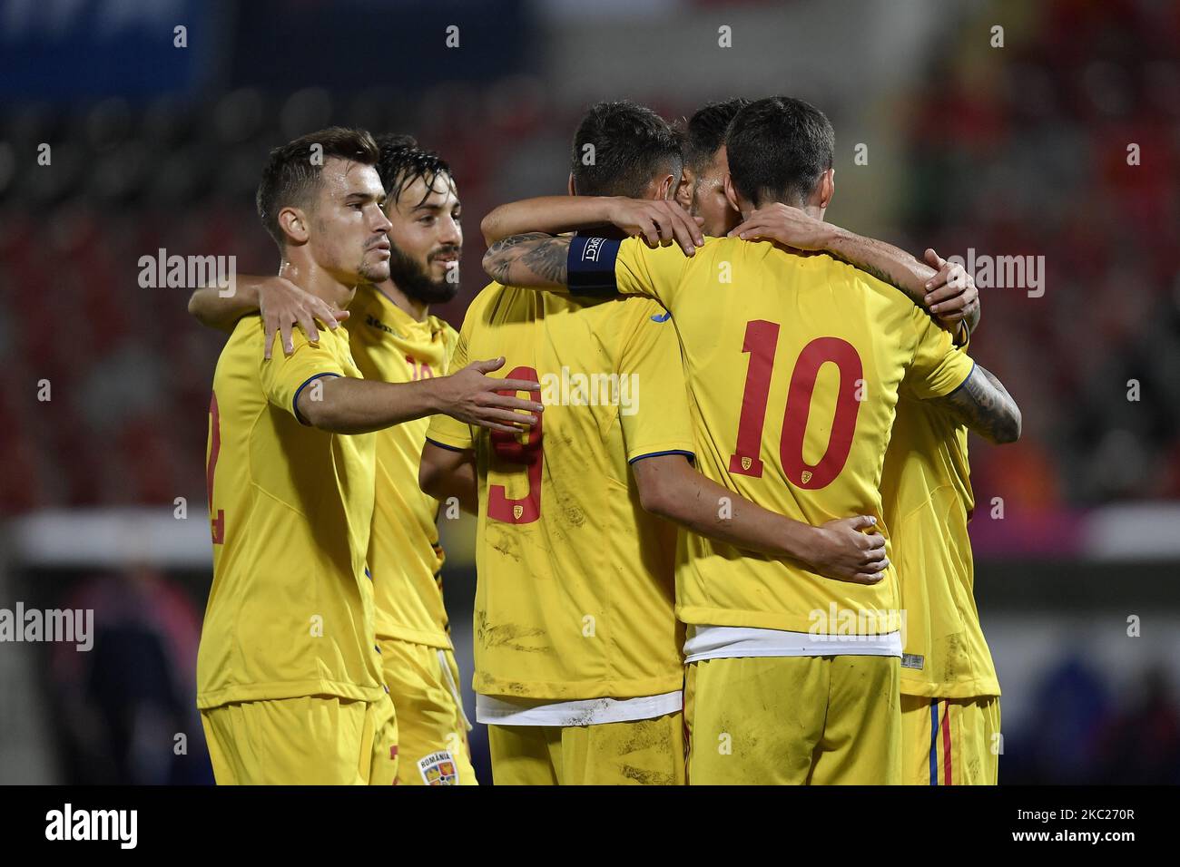 Darius OLAR, Andrei Ciobanu, George Ganea, Dennis Man et Alexandru Matan de Roumanie U21 célèbrent lors du match de football entre la Roumanie U21 et Malte U21 du cycle de qualification pour le Championnat européen des moins de 21 ans 2021, à Giurgiu, Roumanie, le 13 octobre 2020. (Photo par Alex Nicodim/NurPhoto) Banque D'Images