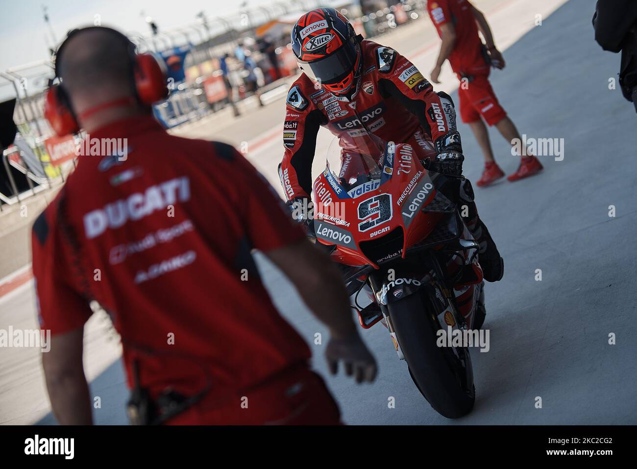 Danilo Petrucci (9) d'Italie et Ducati Team pendant la pratique libre pour le MotoGP de Teruel au circuit d'Aragon de Motorland sur 23 octobre 2020 à Alcaniz, Espagne. (Photo de Jose Breton/Pics action/NurPhoto) Banque D'Images