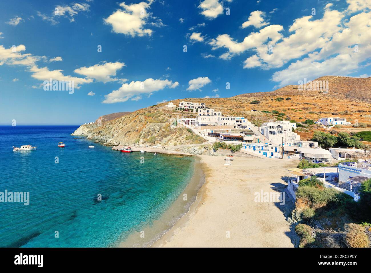 La plage de sable Agali dans l'île de Folegandros, Grèce Banque D'Images