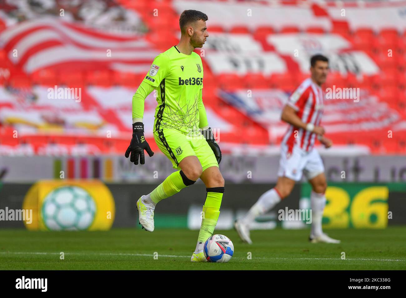 Angus Gunn de Stoke City pendant le match de championnat Sky Bet entre Stoke City et Rotherham United au stade Britannia, Stoke-on-Trent, le samedi 31st octobre 2020. (Photo de Jon Hobley/MI News/NurPhoto) Banque D'Images