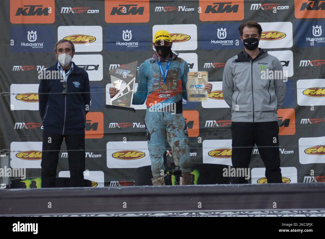 Andreas Brad célèbre sur le podium lors de la course du Grand Prix de Garda Trentino en Italie, Champion d'Europe EMX2T 2020, sur 7 novembre 2020 à Pietramurata, Italie (photo de Massimo Bertolini/NurPhoto) Banque D'Images