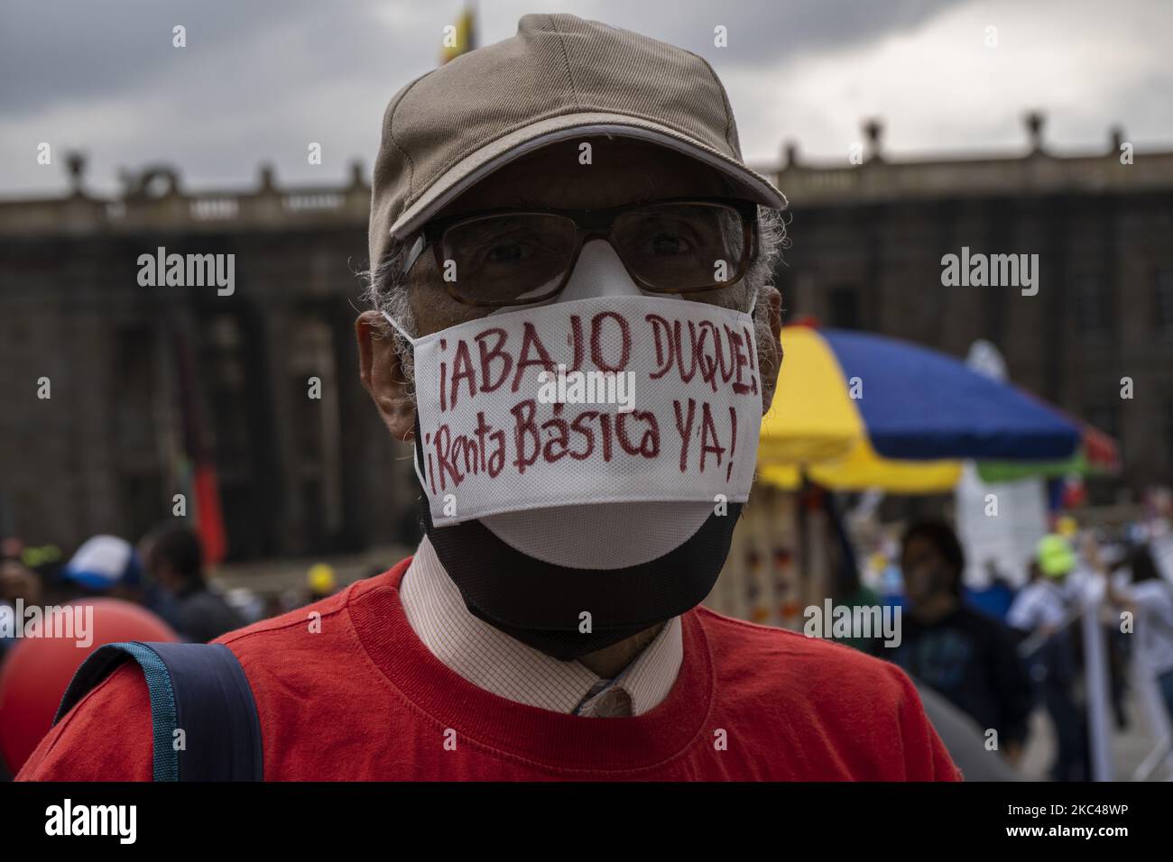 Des centristes ouvriers, des manifestants du secteur de la santé, des syndicats de la fecode et des étudiants ont protesté contre la politique économique et sociale du gouvernement d'Ivan Duque, à Bogota, en Colombie, sur 19 novembre 2020. (Photo de David Rodriguez/NurPhoto) Banque D'Images