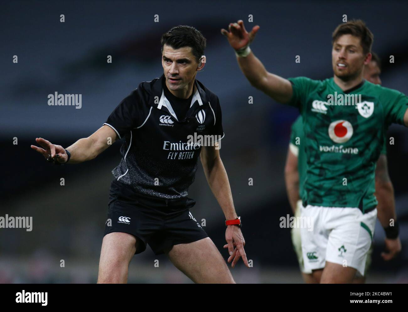 Arbitre: Pascal Gauzere de France pendant Quilter International, coupe de l'automne Nations Groupe A entre l'Angleterre et l'Irlande au stade de Twickenham , Londres, Royaume-Uni le 21st novembre 2020 (photo par action Foto Sport/NurPhoto) Banque D'Images