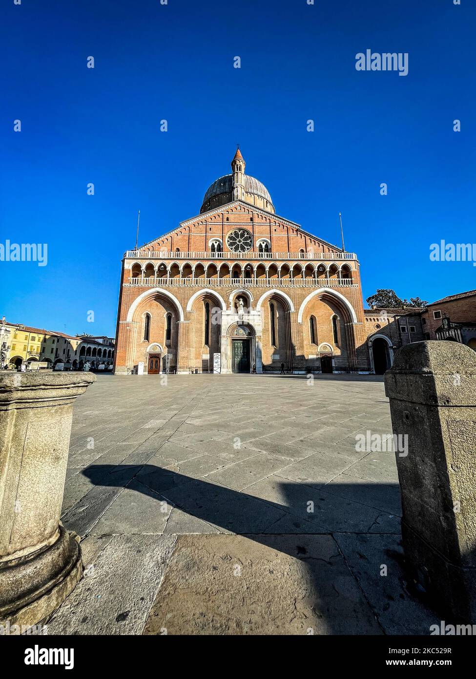Une vue sur la basilique pontificale de Saint Antoine de Padoue (italienne : Basilique pontificacia di Sant'Antonio di Padova), à Padoue, en Italie, sur 29 novembre 2020. La basilique pontificale est une église catholique romaine dédiée à Saint-Antoine. La basilique est connue localement sous le nom de 'il Santo' (photo de Manuel Romano/NurPhoto) Banque D'Images