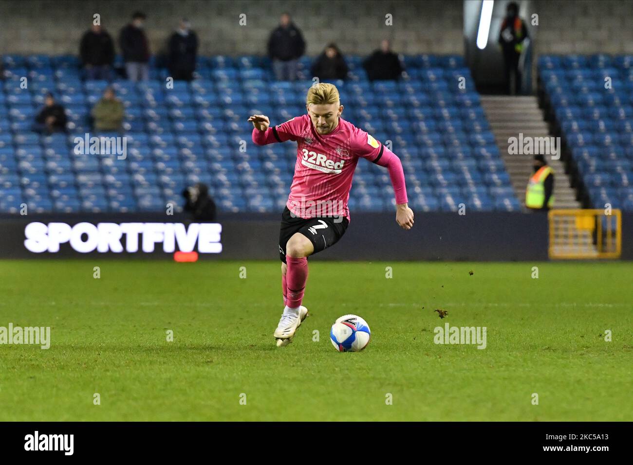 Kamil Jozwiak pendant le match de championnat de pari de ciel entre Millwall et le comté de Derby à la Den sur 05 décembre 2020 à Londres, en Angleterre. (Photo par MI News/NurPhoto) Banque D'Images