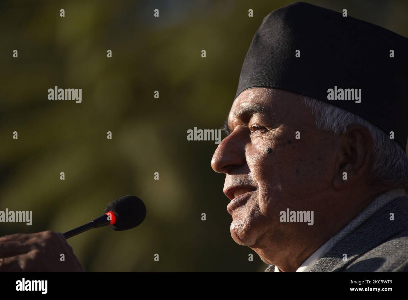 RAM Chandra Paudel, chef du Congrès népalais, s'adressant aux cadres du Congrès népalais, des partisans ont participé lundi au rassemblement national contre le Parti communiste népalais (NCP) et le gouvernement, appelant le gouvernement à la corruption, à la mauvaise gouvernance à Katmandou, au Népal, à 14 décembre 2020. (Photo de Narayan Maharajan/NurPhoto) Banque D'Images