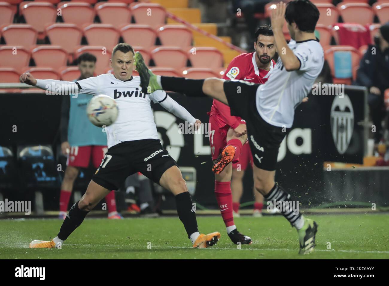 Jésus Joaquin Fernandez Saenz de la Torre, Suso, du FC Séville pendant le match espagnol de la Liga entre le fc Valence et le FC Séville au stade Mestalla sur 22 décembre 2020. (Photo de Jose Miguel Fernandez/NurPhoto) Banque D'Images