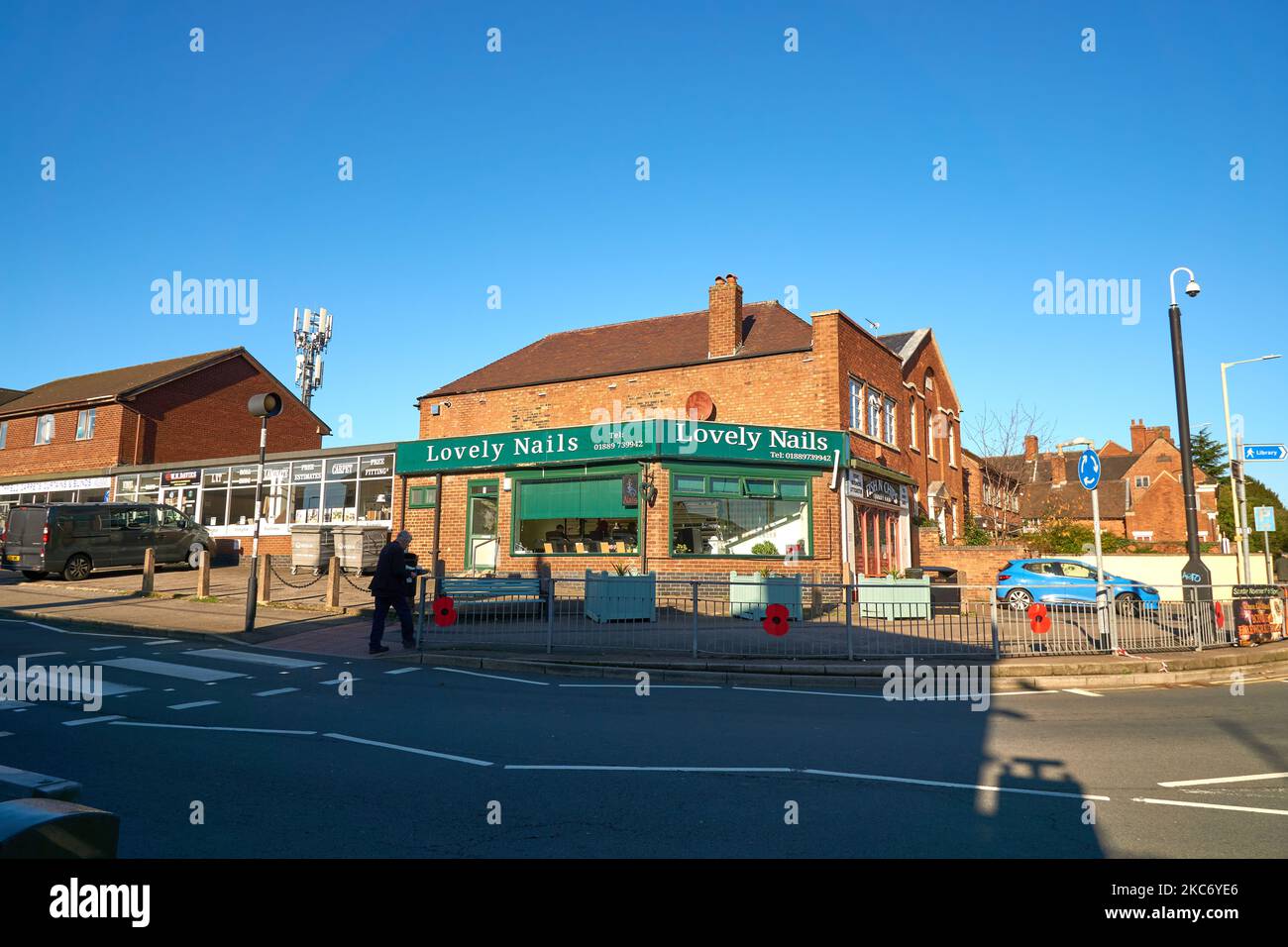 Magasins à l'angle d'Uttoxeter, Staffordshire, Royaume-Uni Banque D'Images