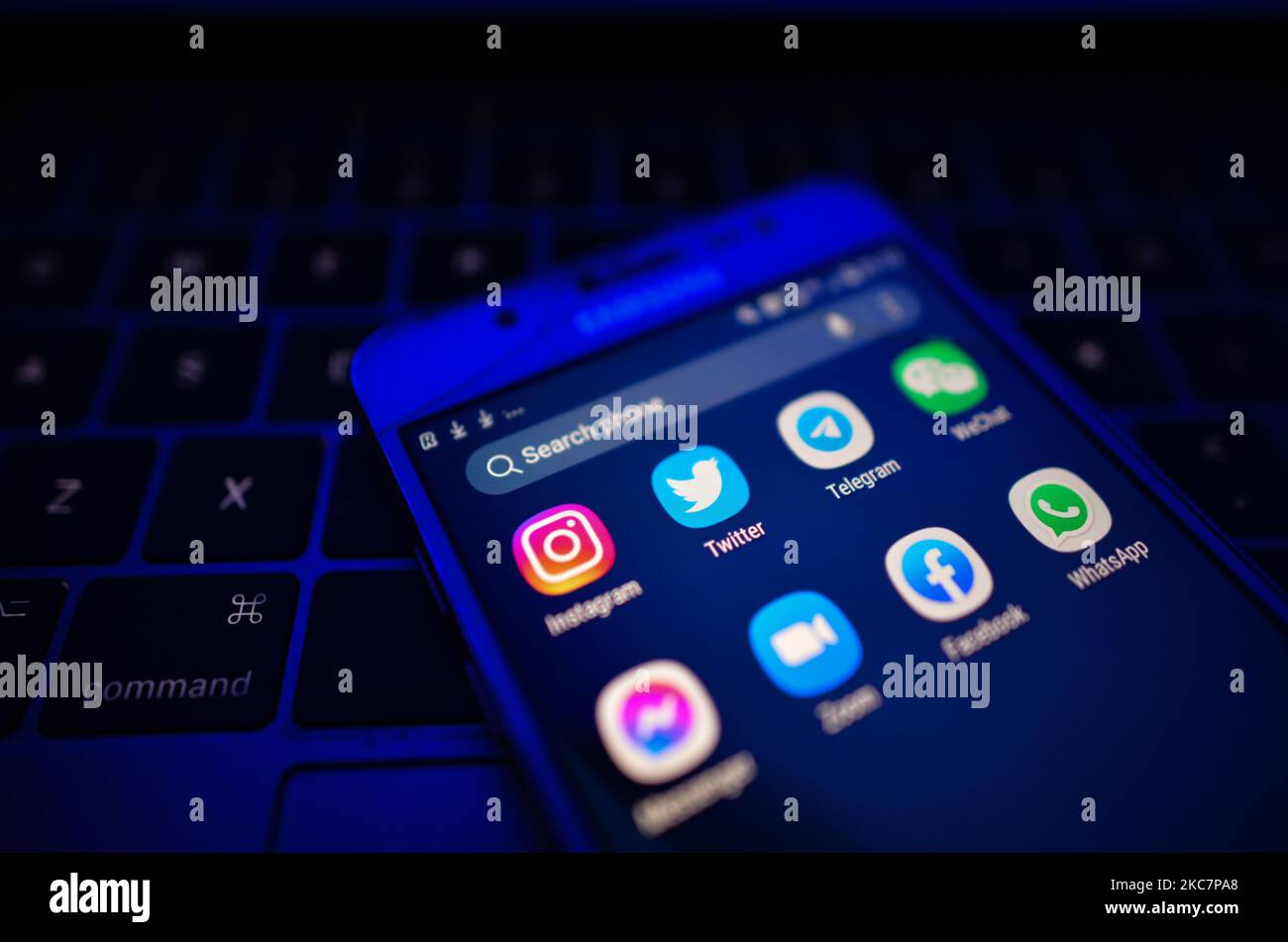 Image illustrant les réseaux sociaux, les applications de chat et de communication affichées sur un téléphone mobile. Lundi, 18 janvier 2021, à Dublin, Irlande. (Photo par Artur Widak/NurPhoto) Banque D'Images