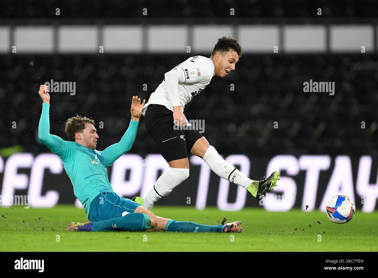 Lee Buchanan, du comté de Derby, tire à son but lors du match de championnat Sky Bet entre le comté de Derby et Bournemouth au Pride Park, Derby, le mardi 19th janvier 2021. (Photo de Jon Hobley/MI News/NurPhoto) Banque D'Images