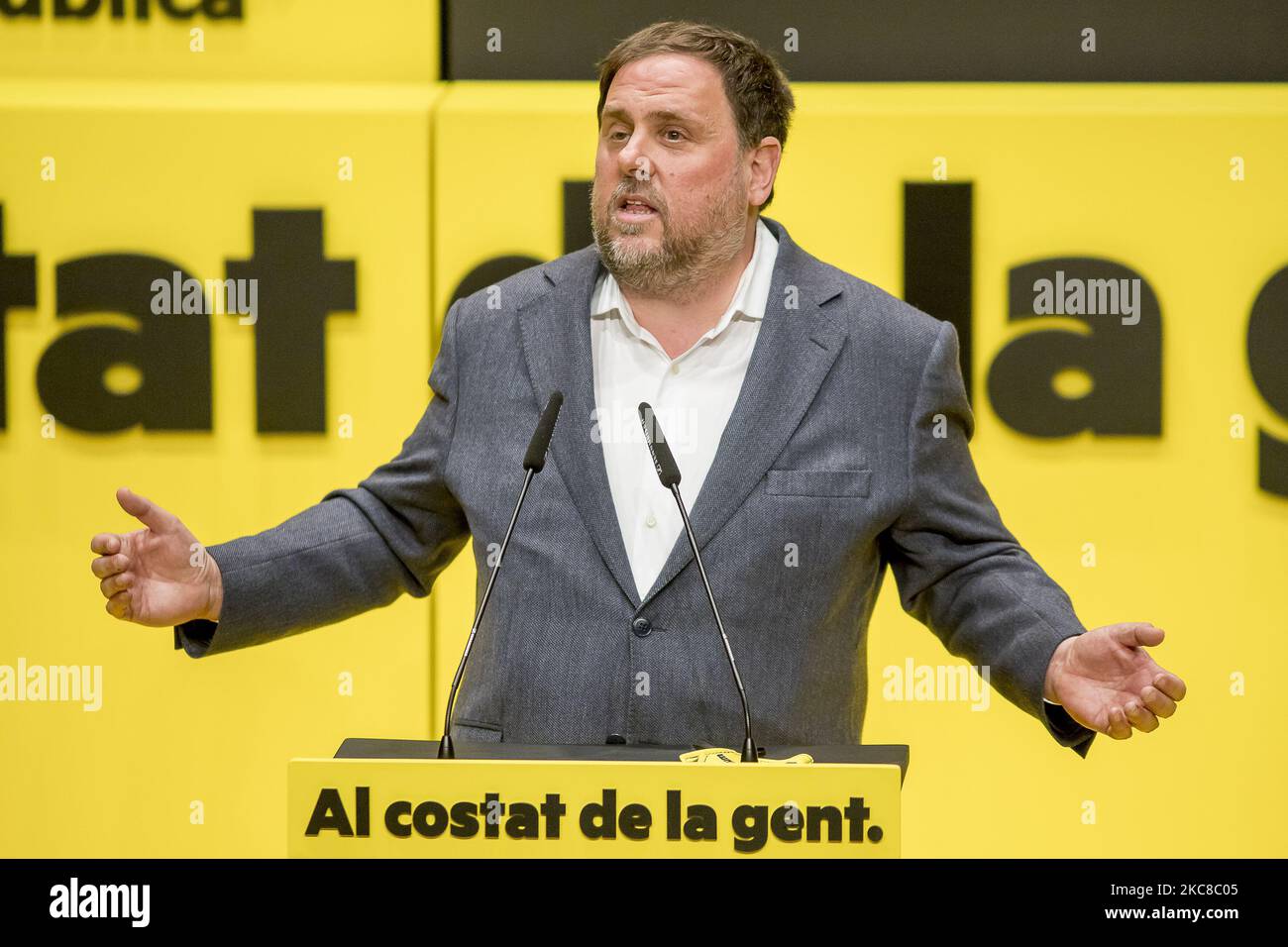 Campagne électorale de Esquerra Republicana de Catalunya (ERC - gauche républicaine catalane), parti catalan pro-indépendantiste de centre-gauche, avec la participation de son dirigeant principal, Oriol Junqueras, emprisonné par le référendum de 2019, et du candidat aux élections régionales, Pere Aragonés, à Badalona, près de Barcelone, sur 29 janvier, 2021. (Photo d'Albert Llop/NurPhoto) Banque D'Images