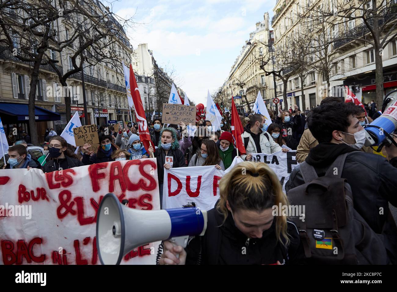 Manifestation intersyndicale à Paris pour la protection de l'emploi et de la fonction publique à Paris, France, sur 4 février 2021. (Photo par Adnan Farzat/NurPhoto) Banque D'Images