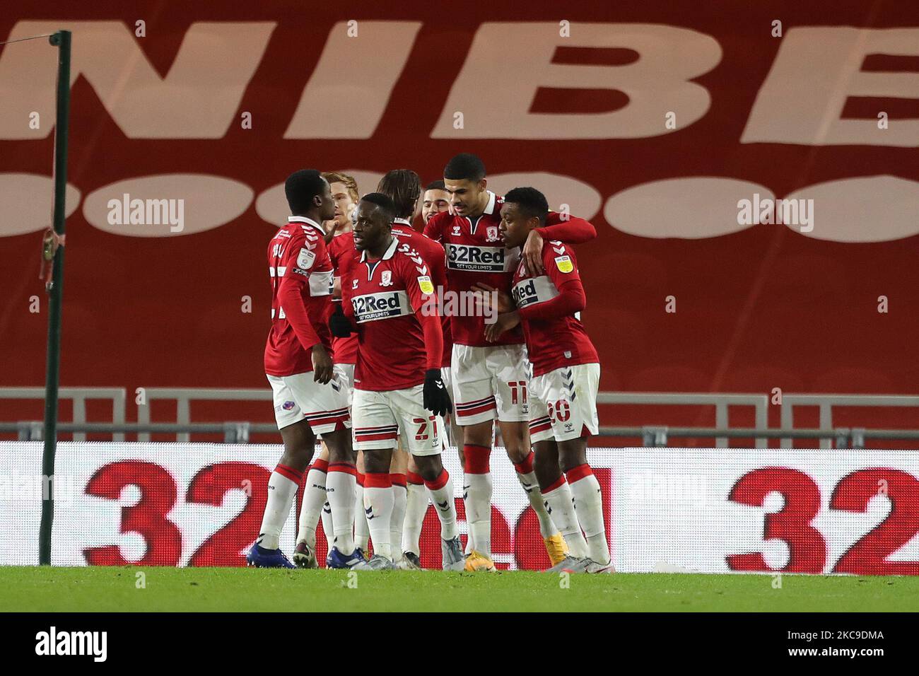 Ashley Fletcher de Middlesbrough célèbre après avoir obtenu les scores de la zone de pénalité pour le faire 2-1 lors du match du championnat Sky Bet entre Middlesbrough et Huddersfield Town au stade Riverside, Middlesbrough, le mardi 16th février 2021. (Photo de Mark Fletcher/MI News/NurPhoto) Banque D'Images