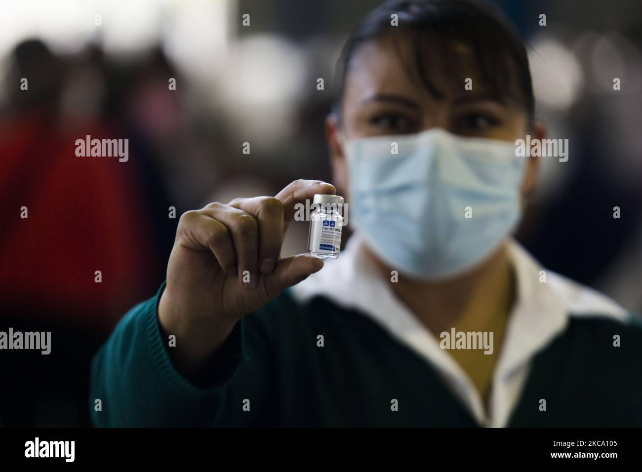 Vaccination dans le quartier d'Iztacalco contre le COVID-19, avec le vaccin russe COVID-19 Spoutnik V, au cours de la deuxième étape du plan d'application de doses gratuites pour les adultes de plus de 60 ans à Mexico. Iztacalco, Mexico, 24 février 2021. (Photo par Cristian Leyva/NurPhoto) Banque D'Images