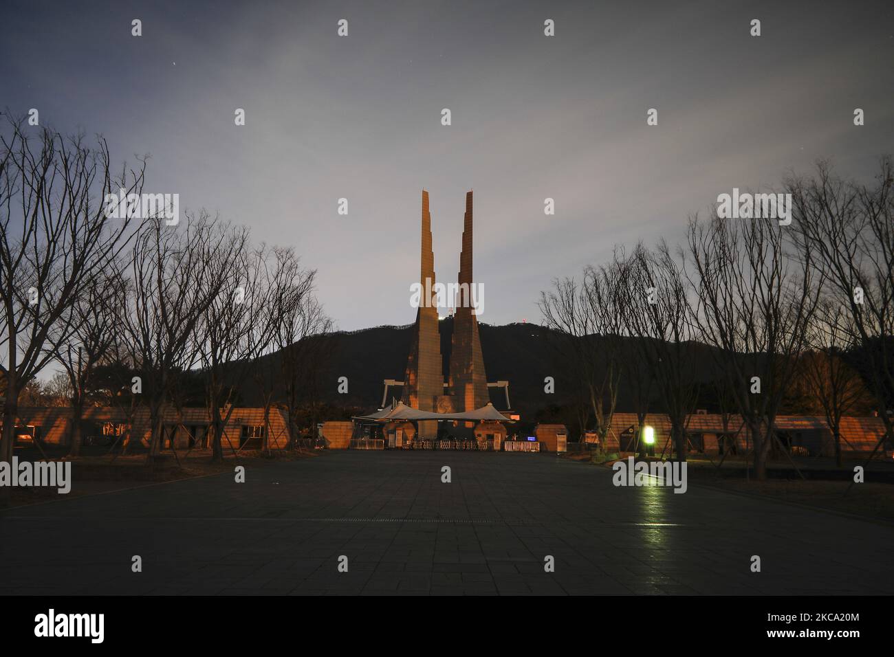 Une scène nocturne de la salle de l'indépendance sud-coréenne à Mokcheon, en Corée du Sud. À venir 1 mars est le 102nd anniversaire de la Journée du mouvement pour l'indépendance. (Photo de Seung-il Ryu/NurPhoto) Banque D'Images