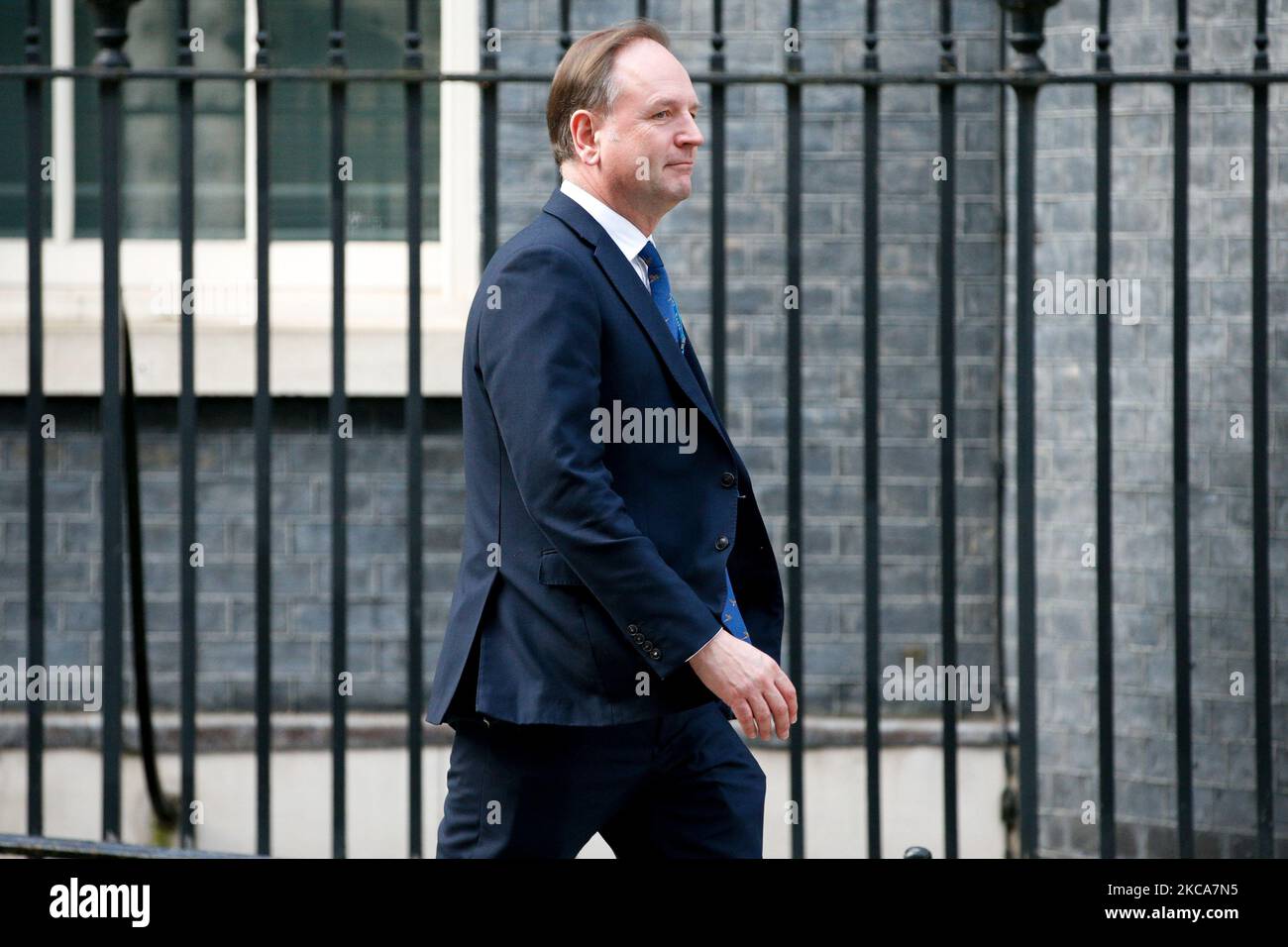 Le directeur général du National Health Service (NHS) en Angleterre Sir Simon Stevens quitte le 10 Downing Street à Londres, en Angleterre, sur 2 mars 2021. (Photo de David Cliff/NurPhoto) Banque D'Images