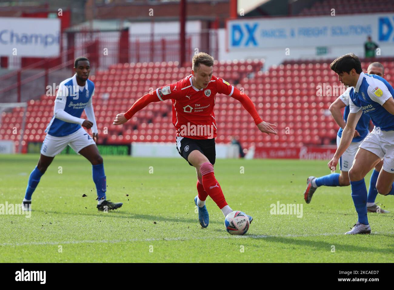 Cauley Woodrow de Barnsley attaque lors du match de championnat Sky Bet entre Barnsley et Birmingham City à Oakwell, Barnsley, le samedi 6th mars 2021. (Photo de Pat Scaasi/MI News/NurPhoto) Banque D'Images