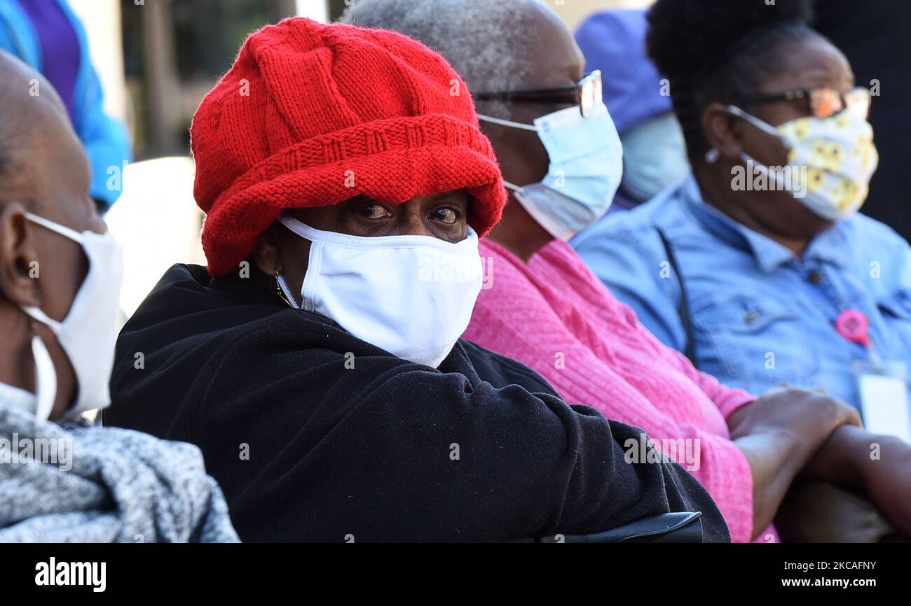 Les gens attendent de recevoir une dose du vaccin Pfizer COVID-19 à l'église Shiloh Baptist sur 7 mars 2021, à Orlando, en Floride. La sensibilisation d'une journée à la communauté noire du quartier de Parramore espérait administrer 600 vaccins aux résidents locaux. (Photo de Paul Hennessy/NurPhoto) Banque D'Images