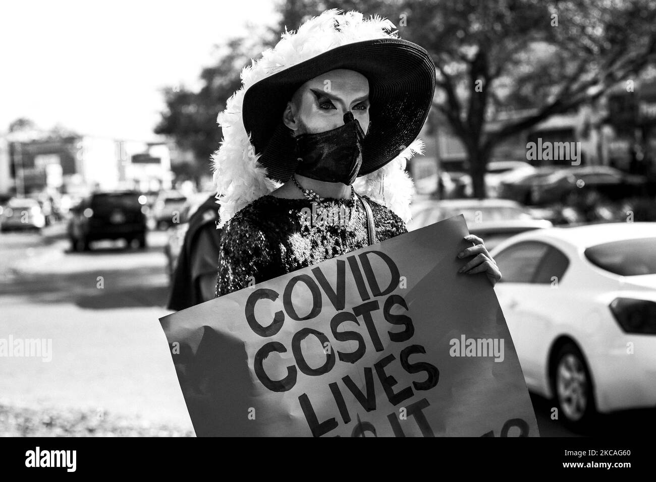 Les résidents du quartier des artistes de Montrose ont fait part de leur désapprobation de l'annonce du gouverneur du Texas Greg Abbot de mettre fin au mandat de masque à l'échelle de l'État sur 6 mars, à Houston, au Texas. (Photo de Reginald Mathalone/NurPhoto) Banque D'Images