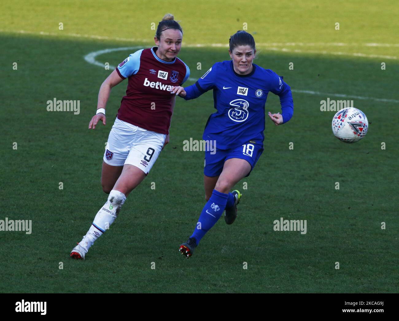 Chelsea Ladies Maren Mjelde sous la pression de Martha Thomas de West Ham United WFC lors du match de Super League féminin de Barclays FA entre West Ham United Women et Chelseaat The Chigwell Construction Stadium le 07th mars 2021 à Dagenham, Angleterre (photo par action Foto Sport/NurPhoto) Banque D'Images