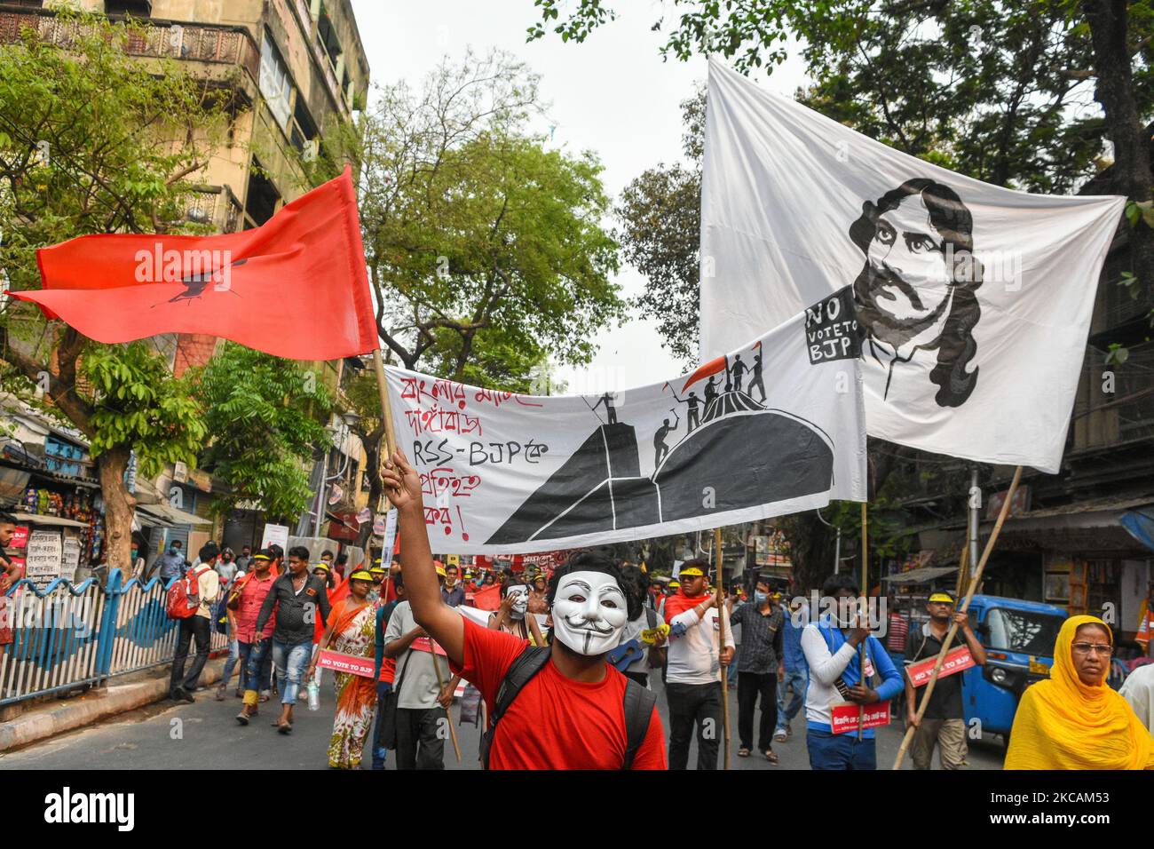 Le forum étudiants et citoyens a organisé un rassemblement de protestation contre BJP et RSS à Kolkata , en demande de « non-vote à BJP » lors des prochaines élections à l'Assemblée du Bengale occidental , à Kolkata , en Inde , le 10 mars 2021. (Photo par Debarchan Chatterjee/NurPhoto) Banque D'Images