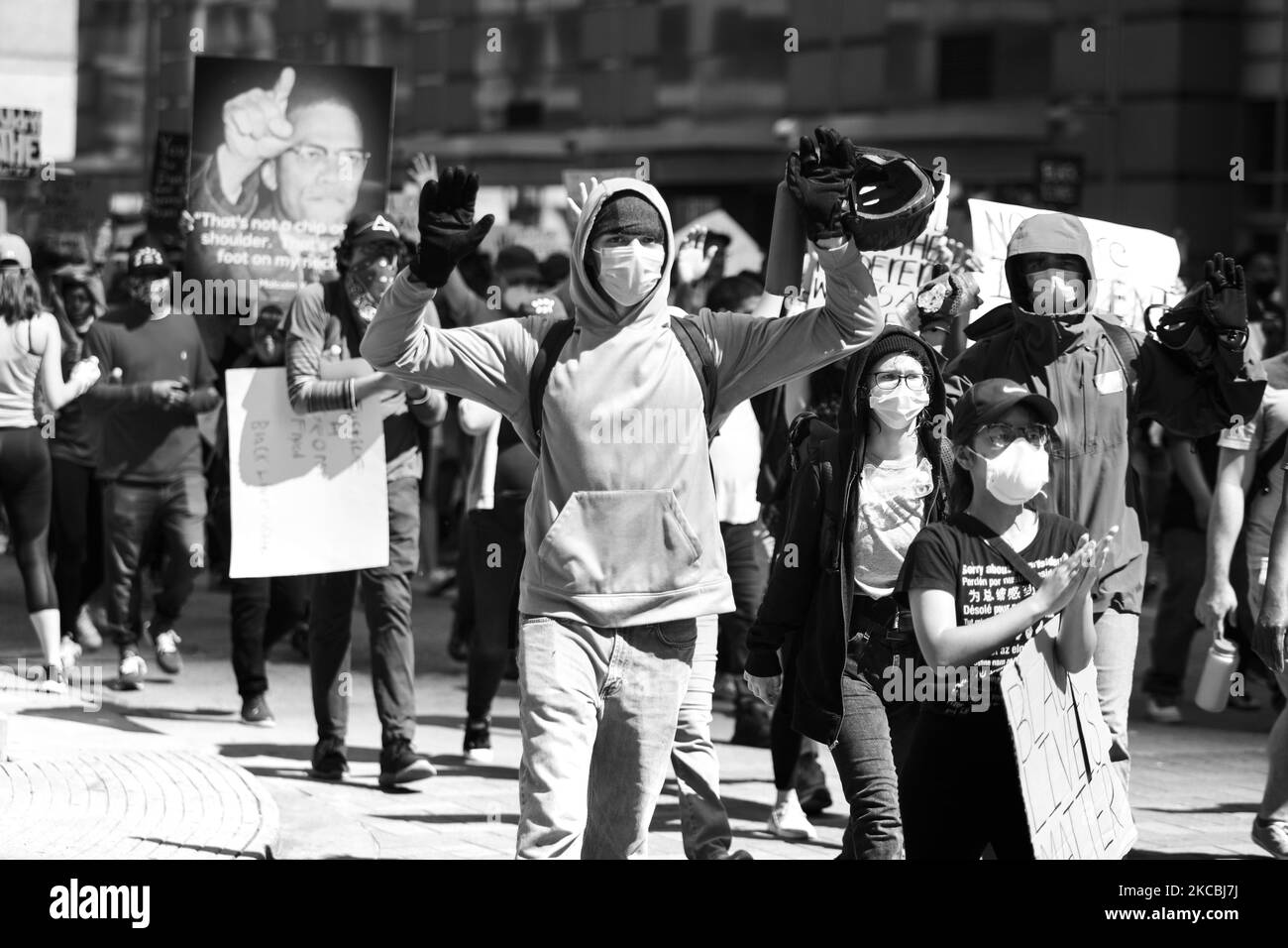 (NOTE DE L'ÉDITEUR: L'image a été convertie en noir et blanc) sur 2 juin 2020, soixante-mille personnes ont défilé à l'hôtel de ville pour exiger la justice pour George Floyd et d'autres, à Houston, États-Unis (photo de Reginald Mathalone/NurPhoto) Banque D'Images