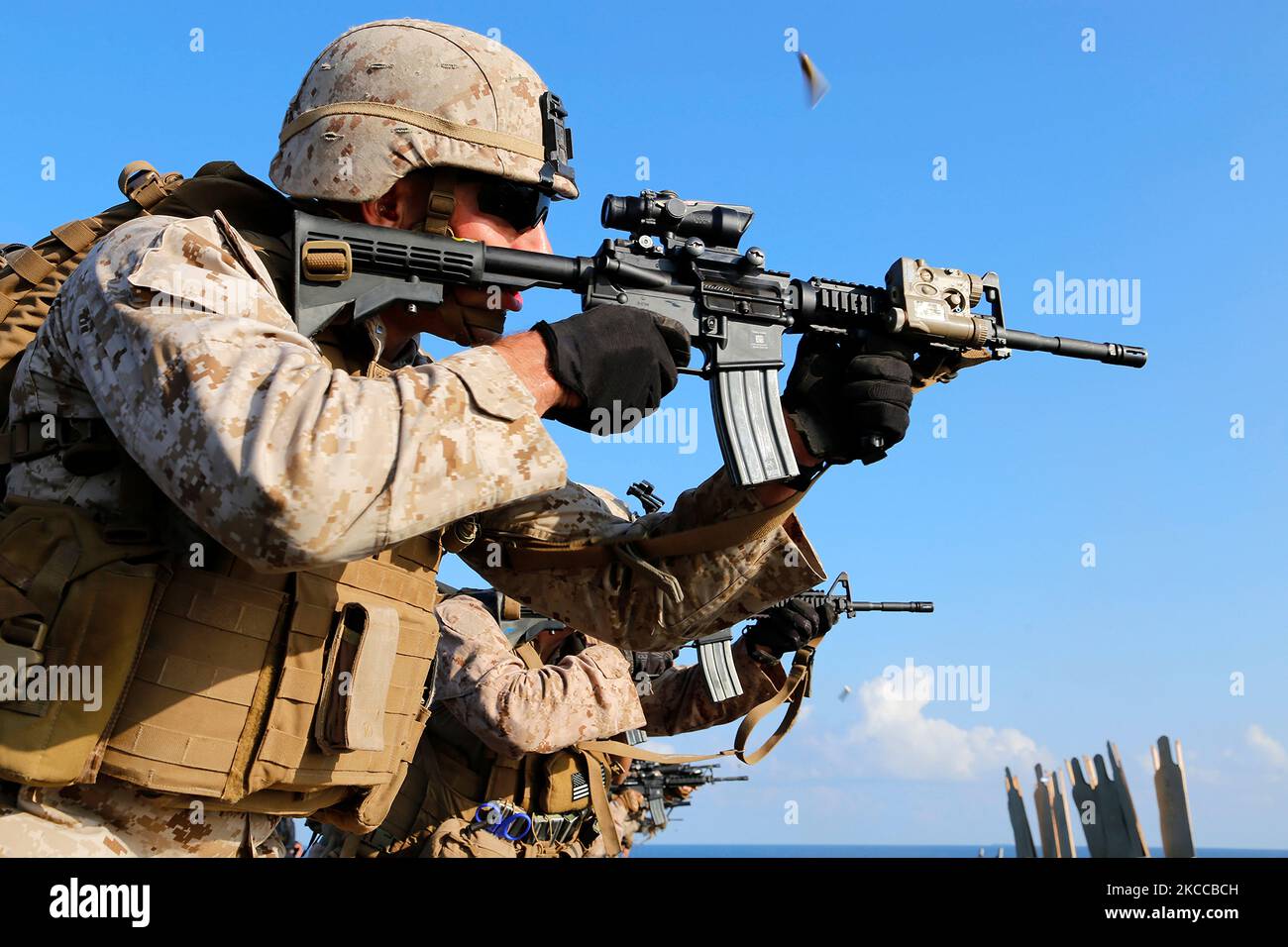 Les Marines des États-Unis mènent une formation au tir au combat. Banque D'Images