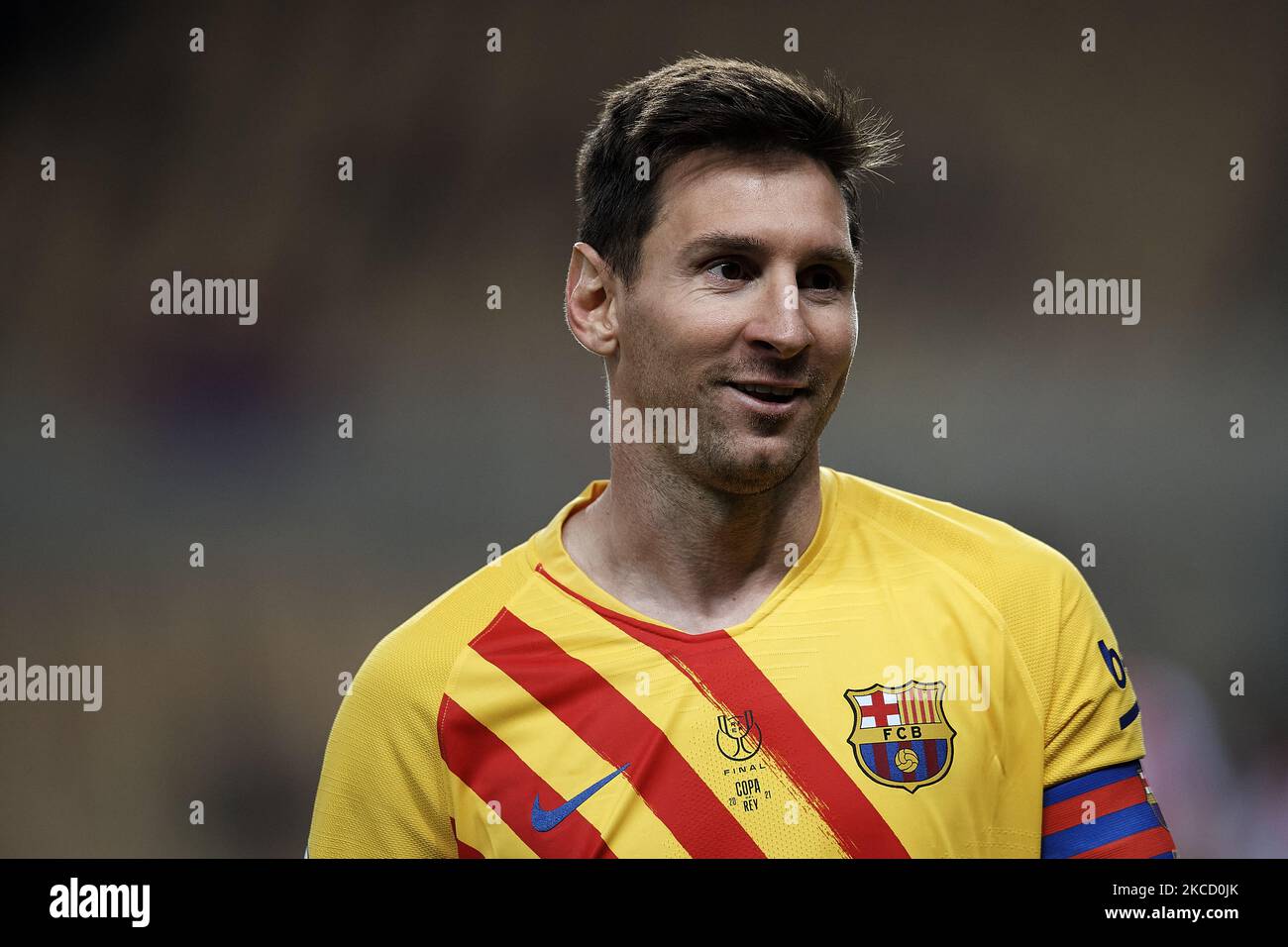 Lionel Messi de Barcelone lors du match final de Copa del Rey entre le Club Athlétique et Barcelone sur 17 avril 2021 à Séville, Espagne. Les stades sportifs autour de l'Espagne restent soumis à des restrictions strictes en raison du coronavirus Pandemicwaving à fantsGouvernement les lois sociales de distanciation interdisent aux fans à l'intérieur des lieux entraînant des jeux se jouant derrière des portes fermées. (Photo de Jose Breton/Pics action/NurPhoto) Banque D'Images