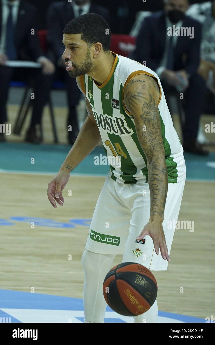 James Feldeine de Coosur Real Betis pendant le match de la Ligue ACB 32 entre Movistar Estudiantes contre Coosur Real Betis qui a été joué au Centre Wizink à Madrid, Espagne sur 18 avril 2021. (Photo par Oscar Gonzalez/NurPhoto) Banque D'Images