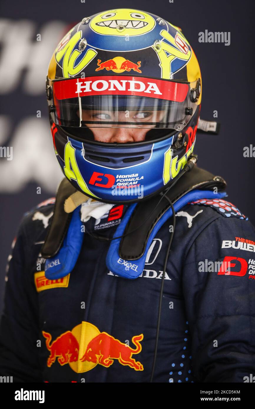 Ayumu Iwasa du Japon du Grand Prix Hitech, portrait pendant le premier jour des essais de Formule 3 au circuit de Barcelone - Catalunya sur 21 avril 2021 à Montmelo, Espagne. (Photo par Xavier Bonilla/NurPhoto) Banque D'Images