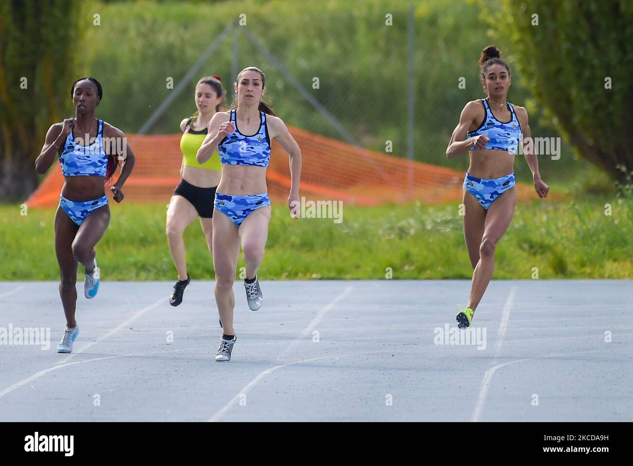 Les coureurs relais de 300 mètres; Alice Mangione - Maria Benedicta Chigbolu - Raphaela Lukudo à Rieti, Italie, sur 23 avril 2021. (Photo de Riccardo Fabi/NurPhoto) Banque D'Images