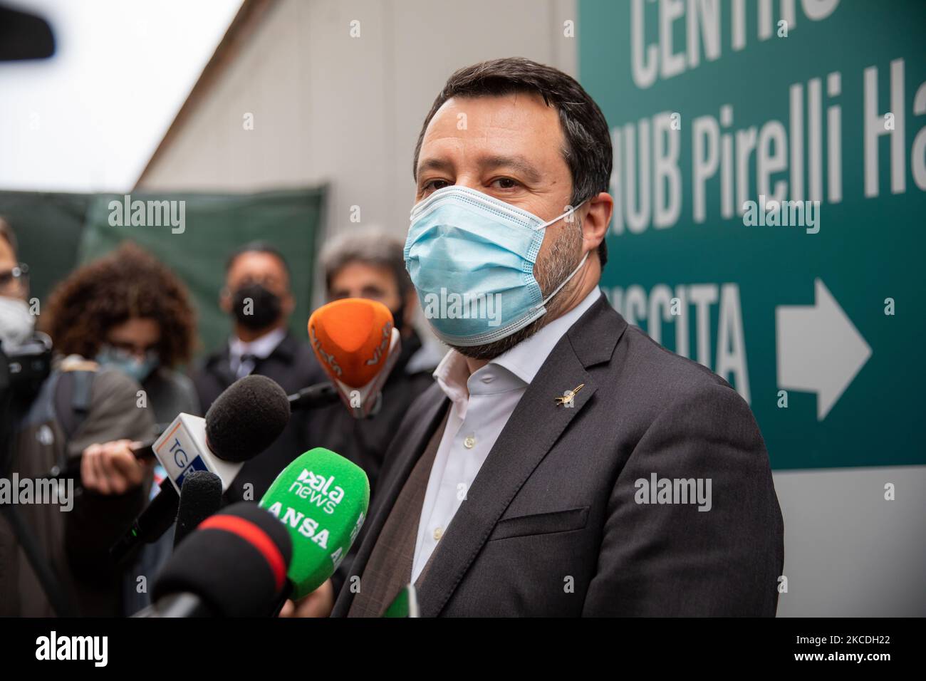 Matteo Salvini assiste à l'inauguration du nouveau centre de vaccination Covid-19 à Pirelli Hangar Bicocca sur 26 avril 2021, à Milan, en Italie. (Photo par Alessandro Bremec/NurPhoto) Banque D'Images