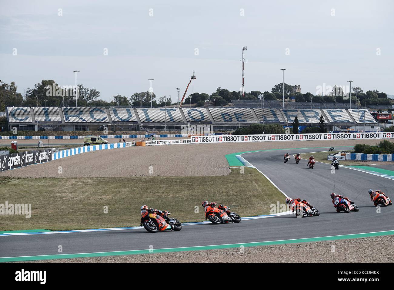 Circuit de bleachers sans public en raison des restrictions causées par la pandémie Covid 19 avec MotoGP riders pendant la pratique libre de Gran Premio Red Bull de España à Circuito de Jerez - Angel Nieto sur 30 avril 2021 à Jerez de la Frontera, Espagne. (Photo de Jose Breton/Pics action/NurPhoto) Banque D'Images