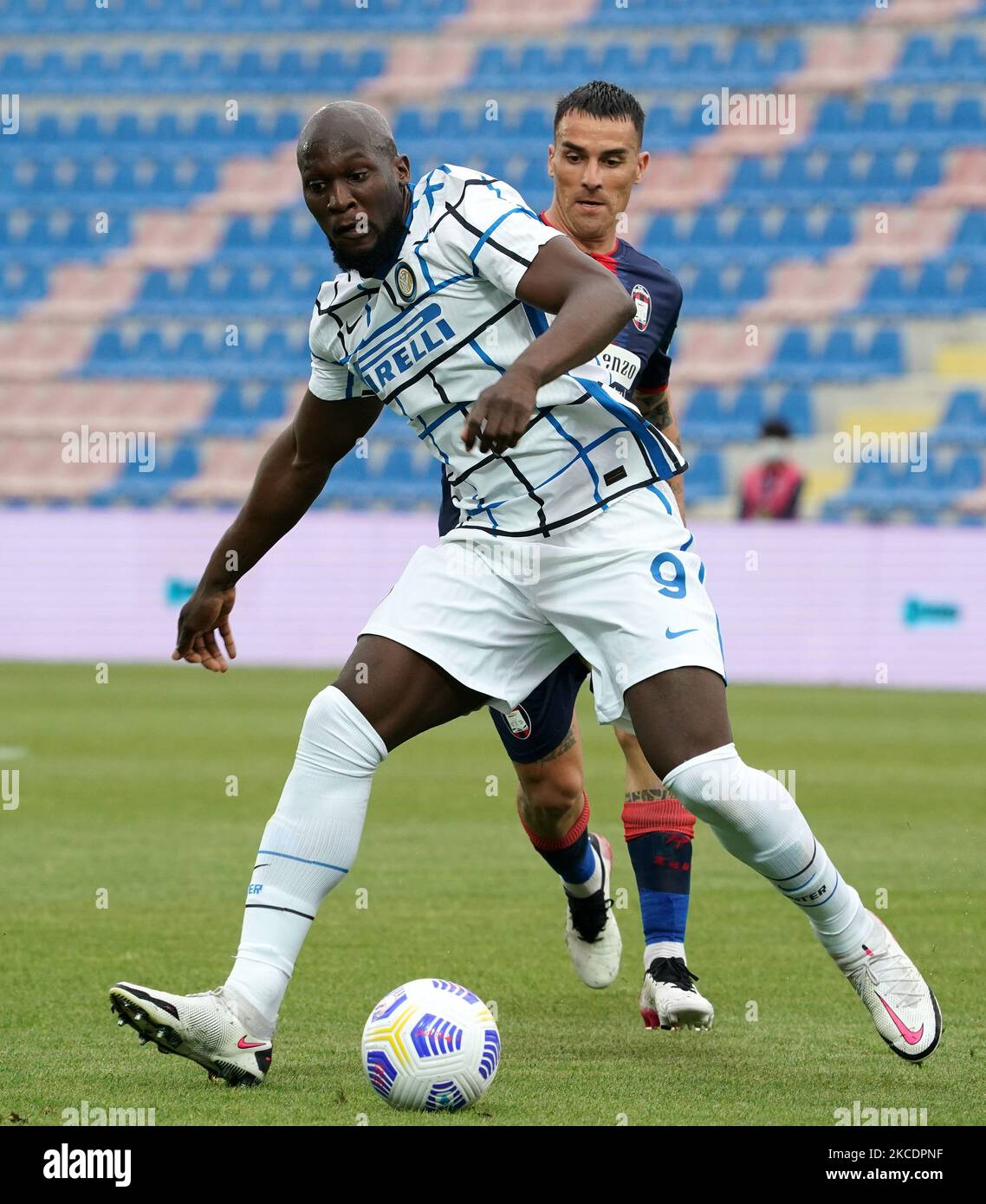 Romero Lukaku du FC Internazionale pendant la série Un match entre le FC Crotone et le FC Internazionale Milan sur le stade 01 mai 2021 'Ezio Scida' à Crotone, Italie (photo de Gabriele Maricchiolo/NurPhoto) Banque D'Images