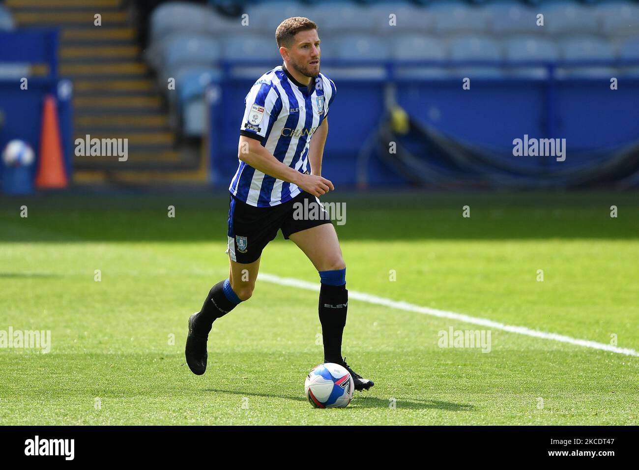 Sam Hutchinson de Sheffield mercredi en action pendant le match de championnat Sky Bet entre Sheffield mercredi et Nottingham Forest à Hillsborough, Sheffield, le samedi 1st mai 2021. (Photo de Jon Hobley/MI News/NurPhoto) Banque D'Images