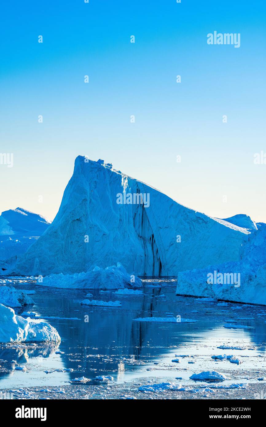 Icebergs près d'Ilulissat, Groenland. Le changement climatique a un effet profond au Groenland avec le recul des glaciers et de la calotte glaciaire du Groenland. (Photo par Ulrik Pedersen/NurPhoto) Banque D'Images