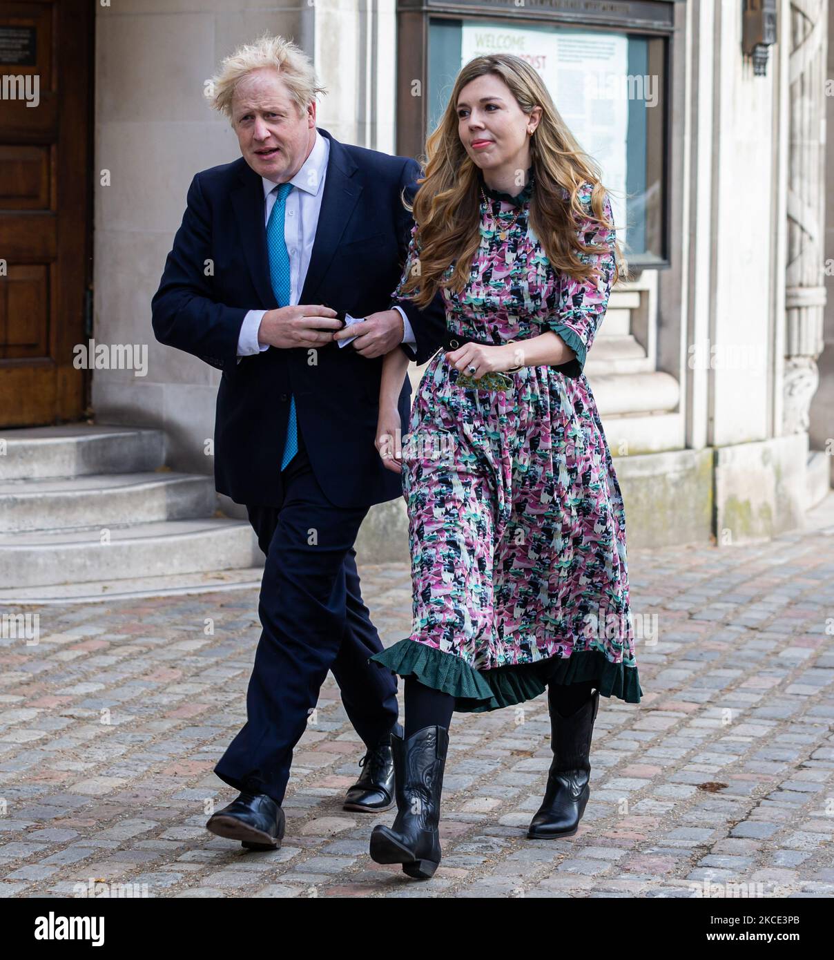 Le Premier ministre Boris Johnson et son fianc Carrie Symonds ont exprimé leurs voix au Conseil du loc et ont tenu des élections municipales le 6th mai 2021 à Londres, au Royaume-Uni. (Photo de Tejas Sandhu/MI News/NurPhoto) Banque D'Images
