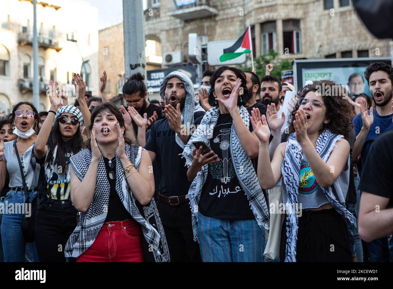 Les citoyens palestiniens d'Israël manifestent à Haïfa, Israël, le 18 mai 2021, pour marquer une grève générale nationale appelée par les dirigeants arabes du pays et pour exprimer leur solidarité aux Palestiniens de la bande de Gaza où, selon le Ministère de la santé de Gaza, au moins 212 personnes, dont 61 enfants, Ont été tués par des frappes militaires israéliennes. (Photo de Mati Milstein/NurPhoto) (photo de Mati Milstein/NurPhoto) Banque D'Images