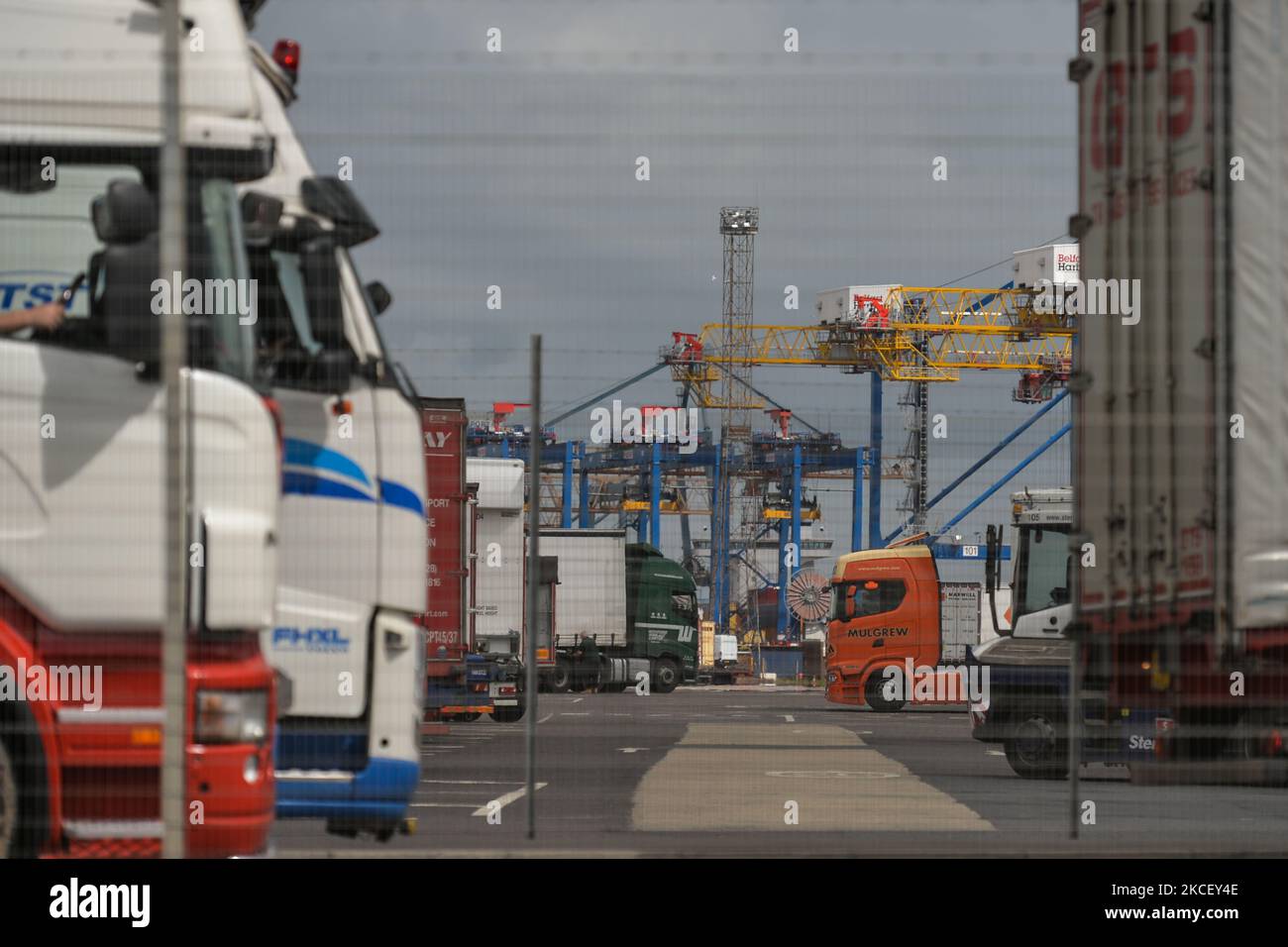 Vue générale des camions en attente dans le terminal des conteneurs du port de Belfast. Mercredi, 19 mai 2021, à Bangor, comté en bas, Irlande du Nord (photo par Artur Widak/NurPhoto) Banque D'Images