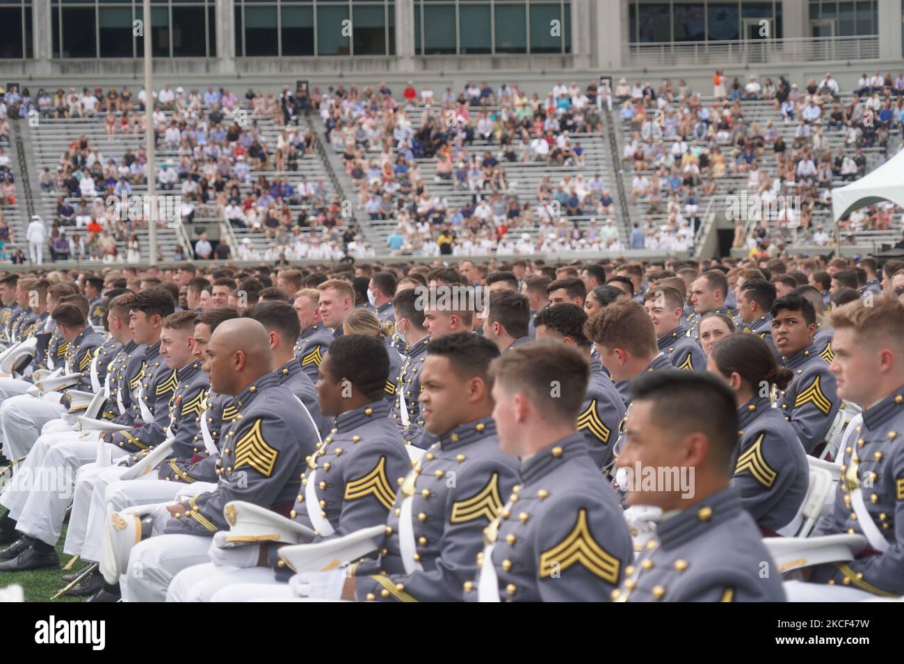 Les diplômés de West point regardent le secrétaire américain à la Défense Lloyd J. Austin III s'exprimer lors de la cérémonie de commencement de West point 2021 sur 22 mai 2021 à West point, New York. (Photo de Selcuk Acar/NurPhoto) Banque D'Images