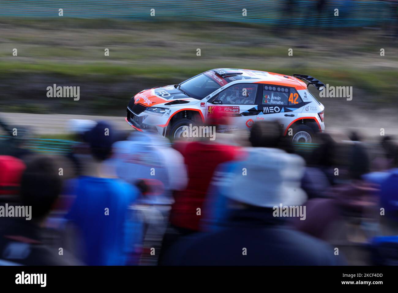 Armindo ARAUJO (PRT) et Luis RAMALHO (PRT) à SKODA Fabia Evo en action pendant la SS18 - Fafe 1 du rassemblement de la CMR Vodafone Portugal 2021 à Matosinhos - Portugal, sur 23 mai 2021. (Photo de Paulo Oliveira / NurPhoto) Banque D'Images