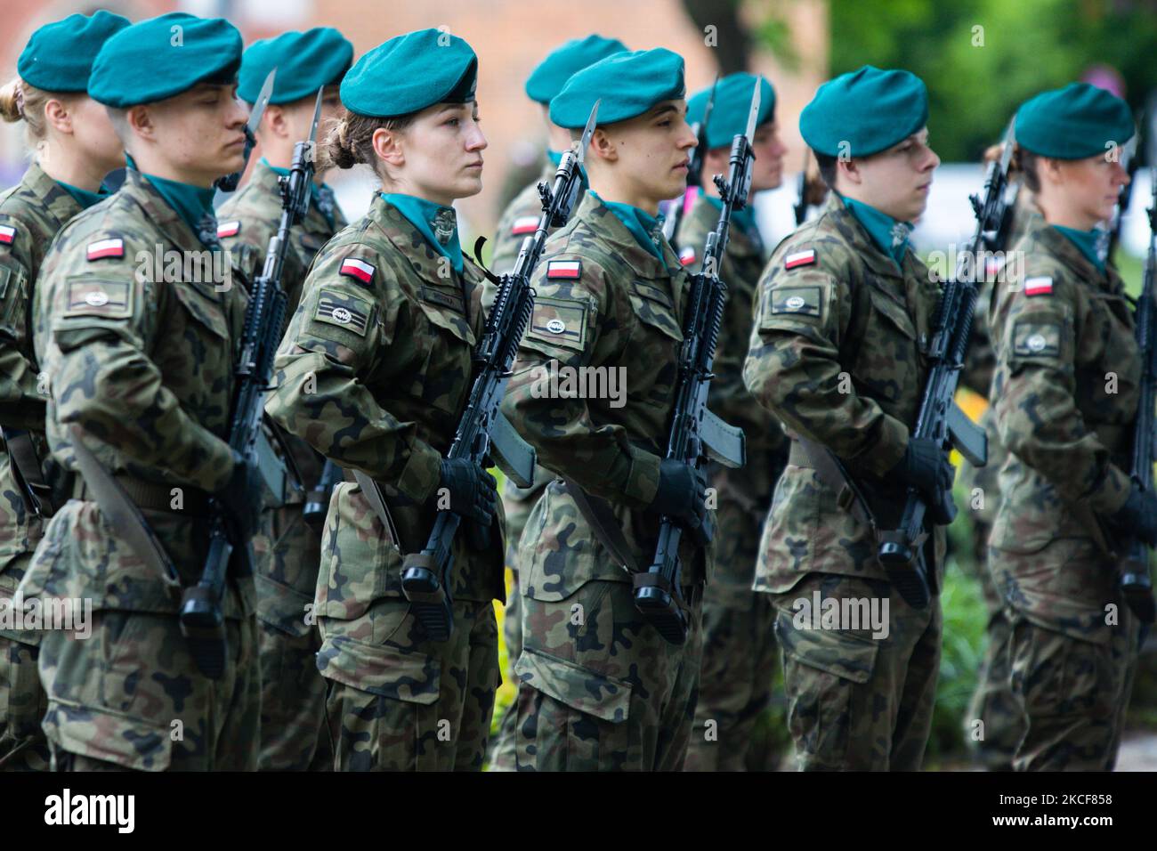 L'armée des forces terrestres a mis en garde à Wroclaw, en Pologne, sur 25 mai 2021, à l'occasion du 74th anniversaire de la mort de Witold Pilocki. Witold Pilecki (13 mai 1901 – 25 mai 1948) était un officier de cavalerie polonais, un agent de renseignement et un chef de la résistance. Au début de la Seconde Guerre mondiale, il a co-fondé le mouvement de résistance Secret de l'Armée polonaise. (Photo de Krzysztof Zatycki/NurPhoto) Banque D'Images